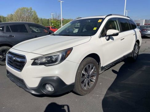 Used 2019 Subaru Outback 2.5i Touring image 1