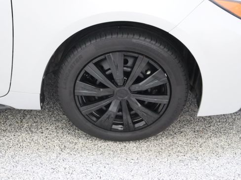 Certified 2025 Toyota Corolla SE FWD image 5