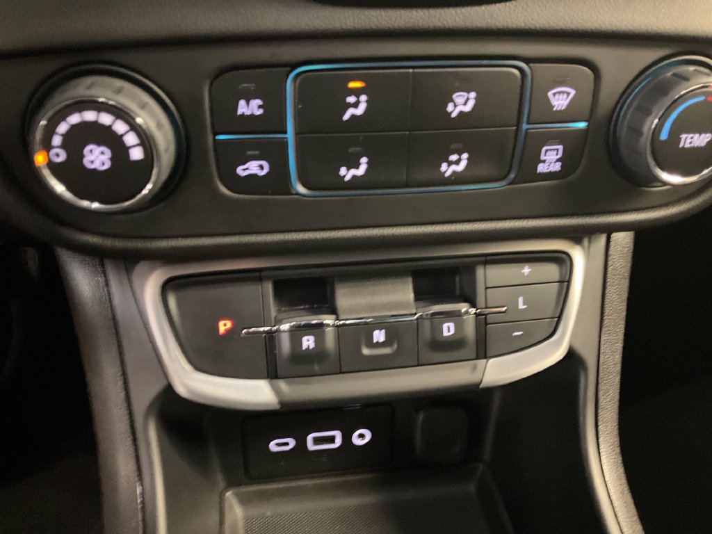 Used 2024 GMC Terrain SLE AWD/4WD image 23