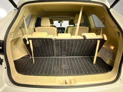 Used 2019 Toyota Highlander Limited image 12