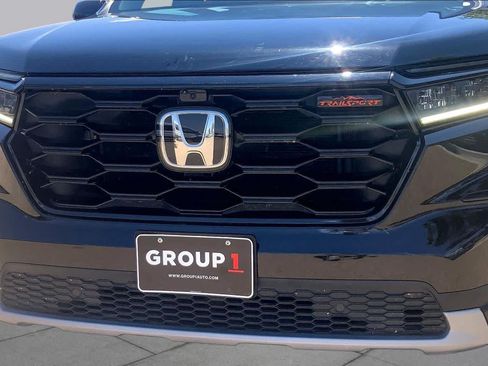 Used 2025 Honda Pilot TrailSport image 30