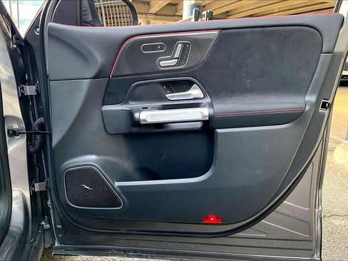 Used 2025 Mercedes-Benz GLB 35 AMG 4MATIC image 22