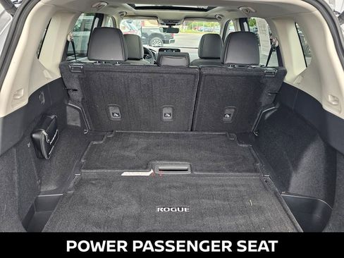 Used 2022 Nissan Rogue SL w/ SL Premium Package FWD image 12