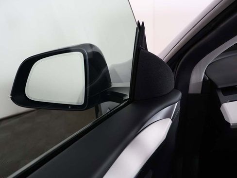 Used 2023 Tesla Model Y 2WD image 37