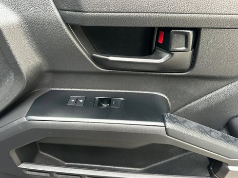 Used 2025 Toyota Tacoma SR5 AWD/4WD image 21