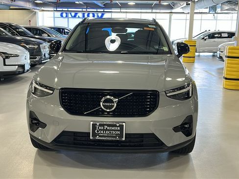 Certified 2026 Volvo XC40 B5 Plus AWD/4WD image 2