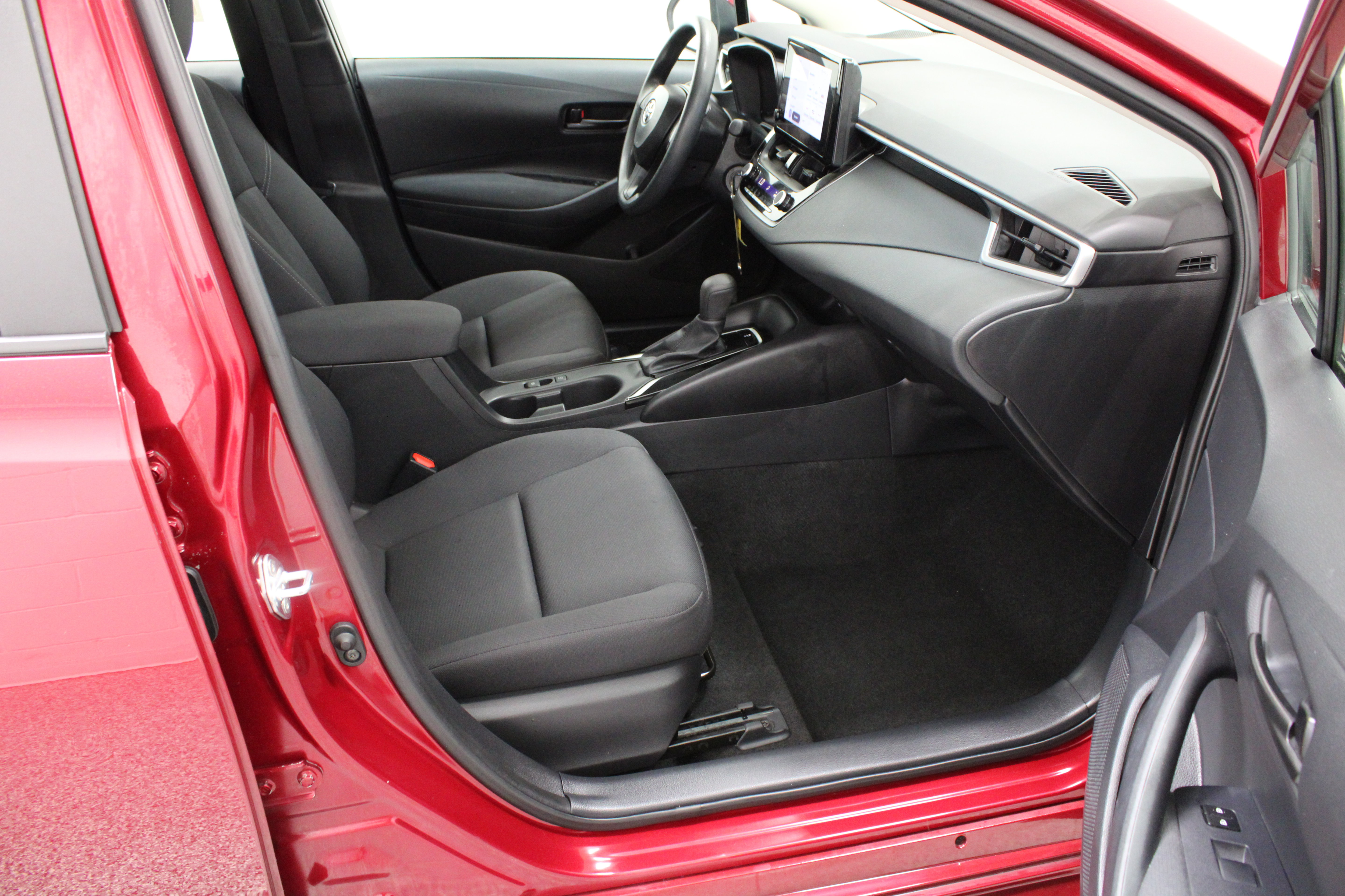 Used 2023 Toyota Corolla LE FWD image 33