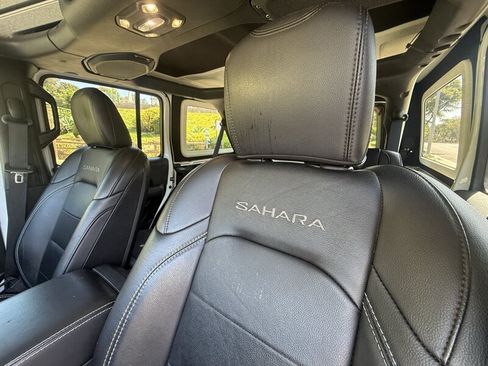 Used 2019 Jeep Wrangler Unlimited Sahara AWD/4WD image 20
