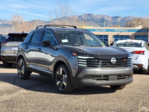 New 2026 Nissan Kicks SR w/ Cold Weather Package image 3