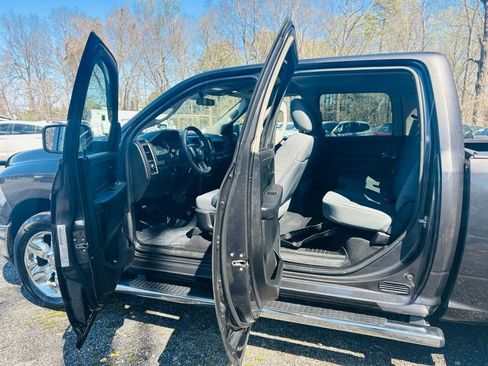 Used 2019 RAM 1500 Tradesman w/ Tradesman SXT Package image 12