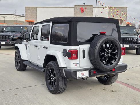 Used 2021 Jeep Wrangler Unlimited Sahara w/ Safety Group image 4