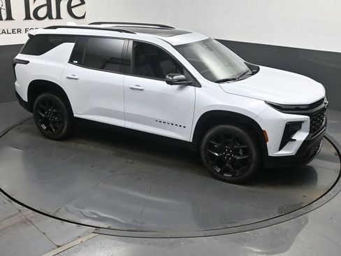 New 2026 Chevrolet Traverse RS w/ LPO, Floor Liner Package image 17