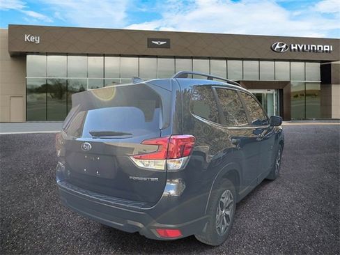 Used 2019 Subaru Forester Premium image 6