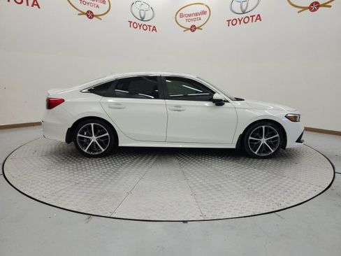 Used 2024 Honda Civic Touring image 3