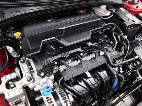 Certified 2025 Hyundai Elantra Sport image 21