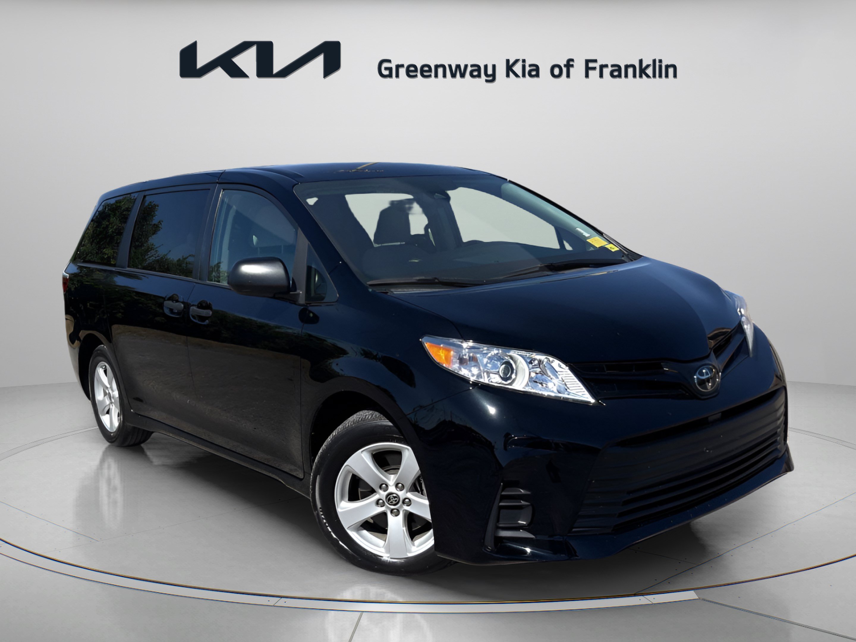 Used 2020 Toyota Sienna L FWD image 1