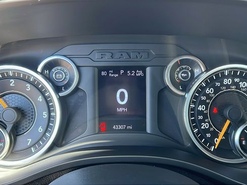 Used 2022 RAM 1500 Big Horn AWD/4WD image 25