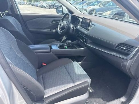 Used 2023 Nissan Rogue SV FWD image 11