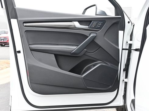 Used 2022 Audi SQ5 Premium Plus w/ Premium Plus Package image 16