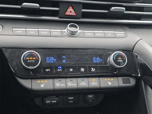 Used 2023 Hyundai Elantra SEL w/ Convenience Package image 20