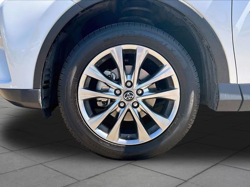 Used 2018 Toyota RAV4 Limited w/ Advanced Technology Package AWD/4WD image 10