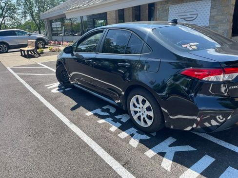 Used 2021 Toyota Corolla LE FWD image 6