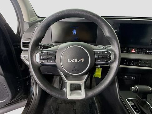 Used 2023 Kia Sportage LX FWD image 11