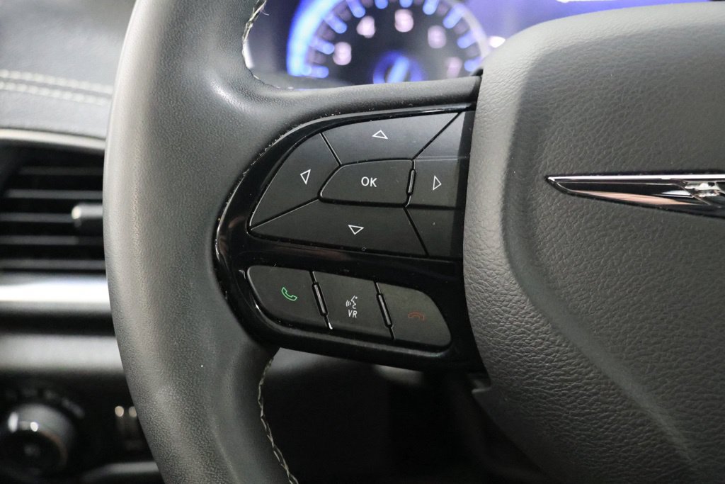 Used 2025 Chrysler Pacifica Limited FWD image 20