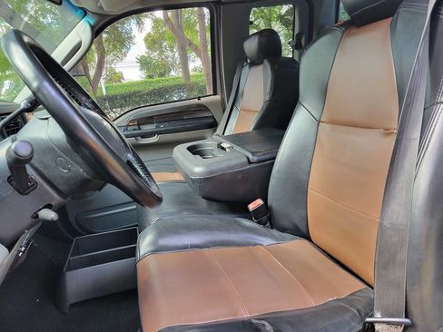 Used 2003 Ford F250 XLT image 23