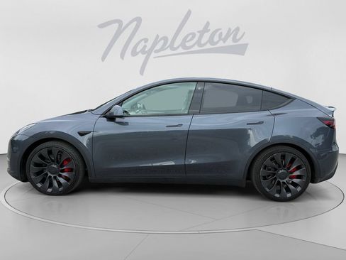 Used 2023 Tesla Model Y Long Range AWD/4WD image 2