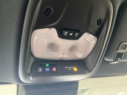 Used 2024 Chevrolet Colorado Trail Boss image 37