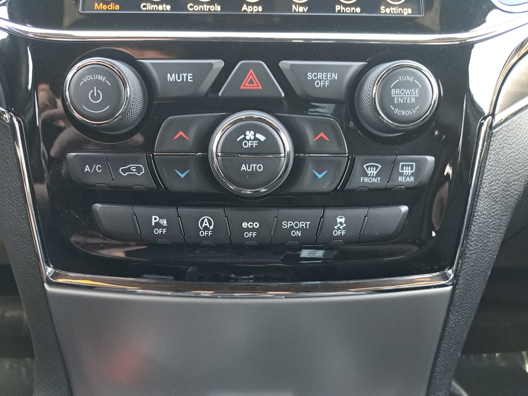 Used 2020 Jeep Grand Cherokee Limited w/ Premium Lighting Group AWD/4WD image 22
