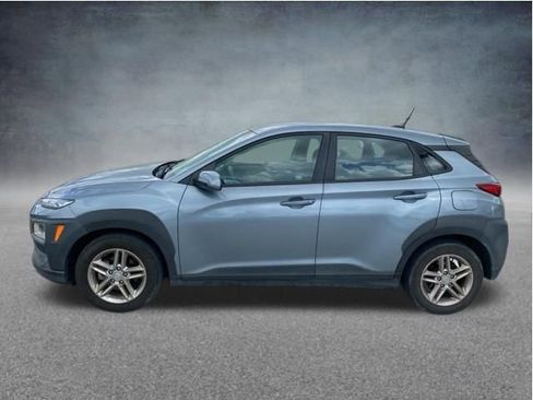 Used 2021 Hyundai Kona SE FWD image 2
