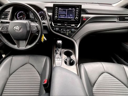 Used 2022 Toyota Camry SE FWD image 14