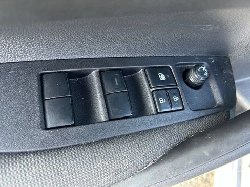 Used 2025 Toyota Corolla LE w/ Convenience Package FWD image 17