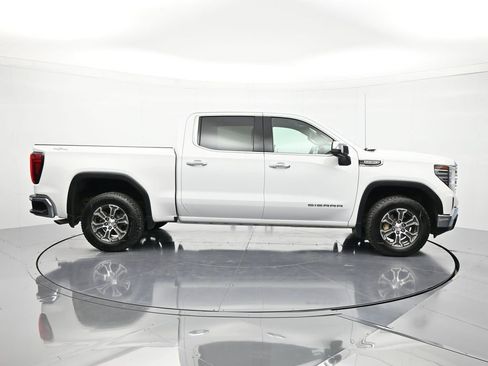 Used 2024 GMC Sierra 1500 SLT AWD/4WD image 4