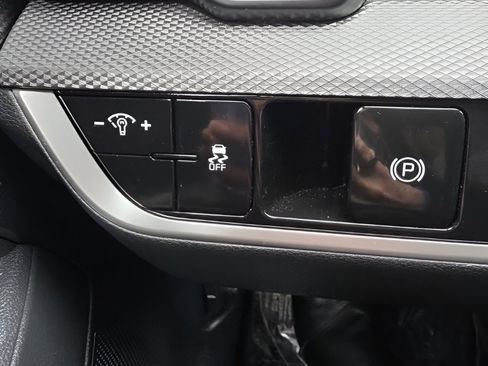Used 2025 Kia Sportage LX AWD/4WD image 14