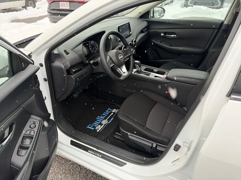 Used 2024 Nissan Sentra SV image 10