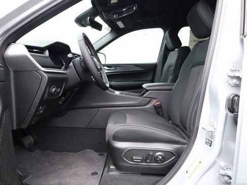 New 2025 Jeep Grand Cherokee L Laredo w/ Luxury Tech Group I AWD/4WD image 13