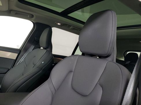 Used 2025 Volvo XC90 B6 Plus image 25
