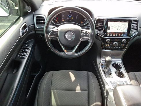 Used 2019 Jeep Grand Cherokee Laredo image 20