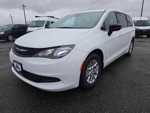 New 2026 Chrysler Voyager LX FWD image 7