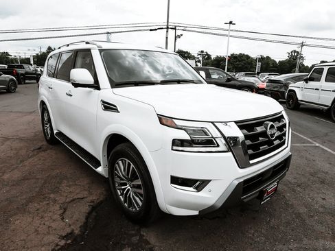 Used 2023 Nissan Armada SL w/ Captain's Chairs Package AWD/4WD image 3