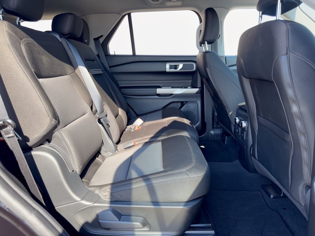 Certified 2023 Ford Explorer XLT RWD image 29