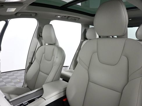 Used 2025 Volvo XC90 B5 Plus w/ Protection Package Premier image 5