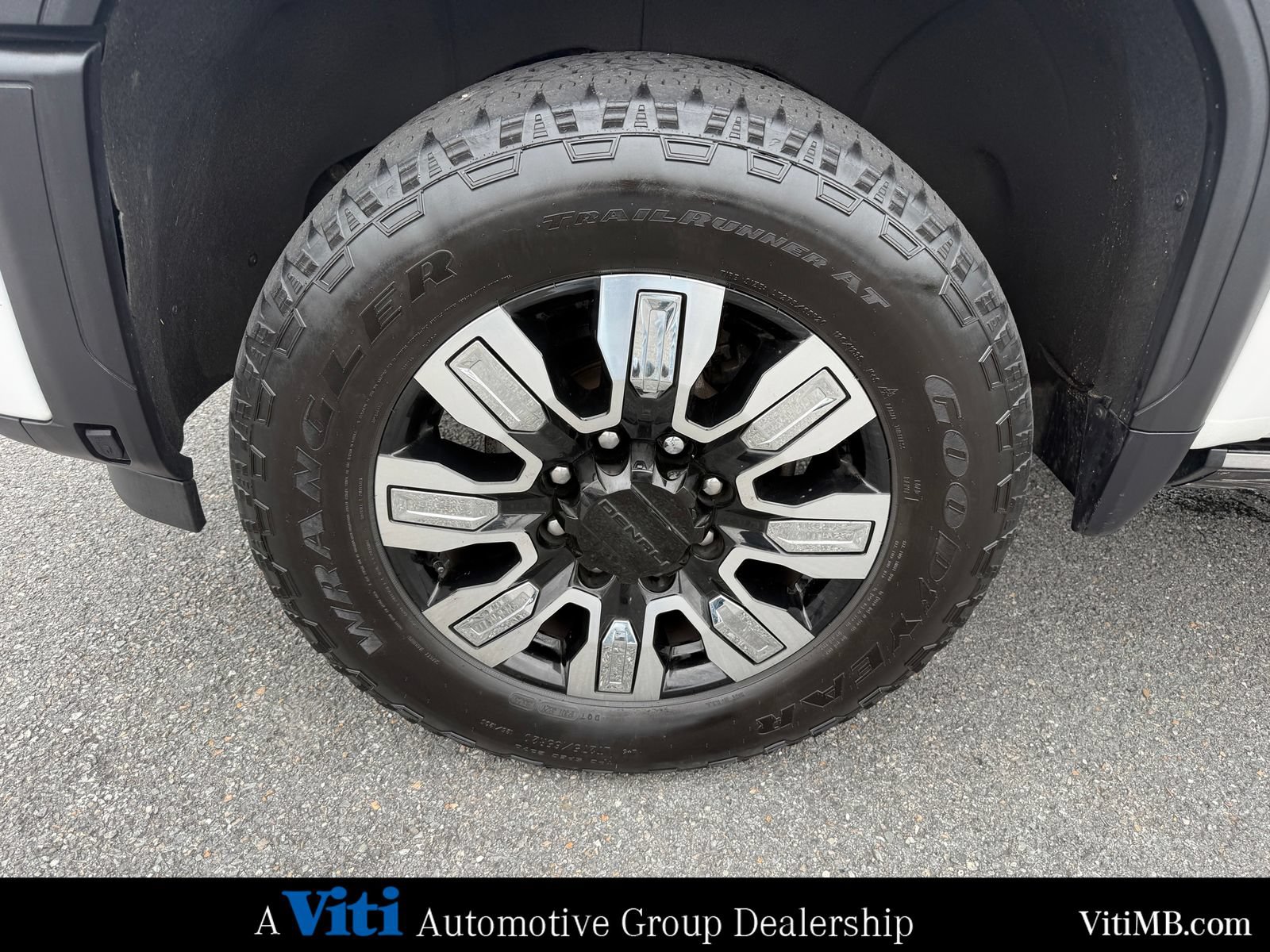 Used 2024 GMC Sierra 2500 Denali w/ Denali Reserve Package AWD/4WD image 11