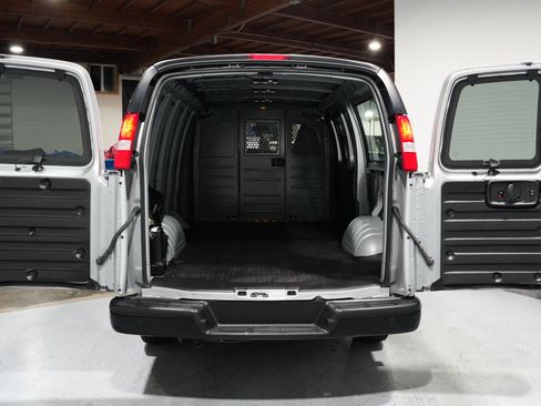 Used 2024 Chevrolet Express 2500 w/ Driver Convenience Package image 19