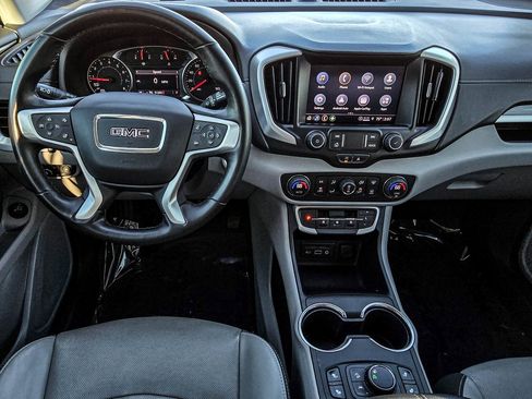 Certified 2024 GMC Terrain SLT image 30