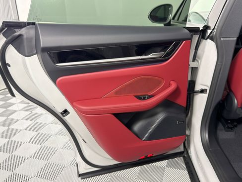 New 2026 Porsche Macan Electric RWD image 17