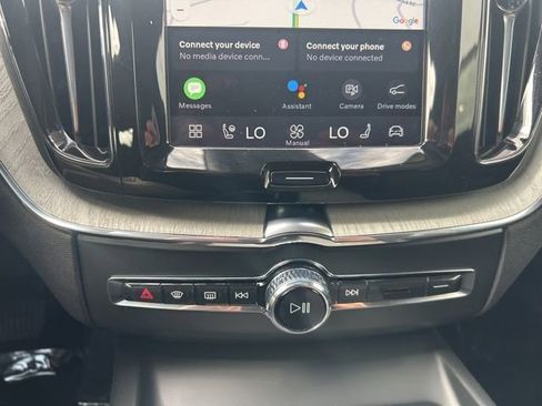 Certified 2025 Volvo XC60 B5 Plus AWD/4WD image 25